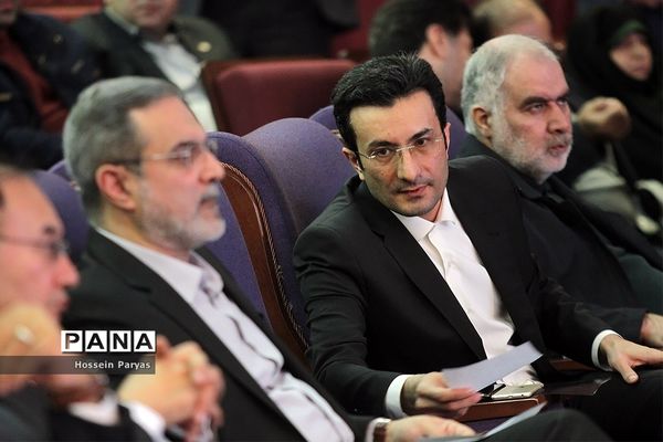 همایش تجلیل از خیرین مدرسه‌ساز در زلزله کرمانشاه