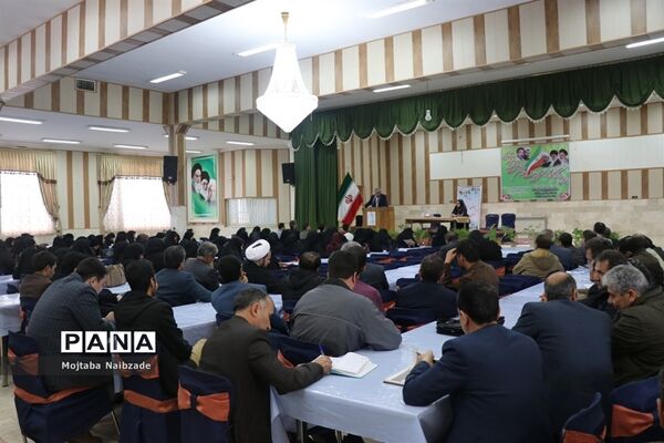 گردهمایی معاونان پرورشی مدارس قطب شهید شوشتری