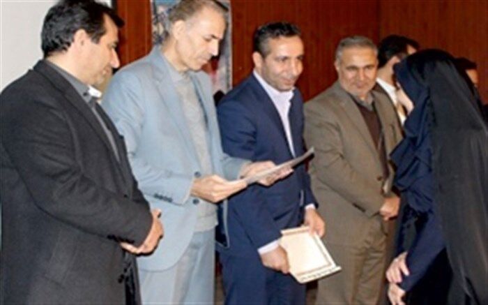 پژوهشگران برتر آموزش و پرورش شهرستان شازند تجلیل شدند