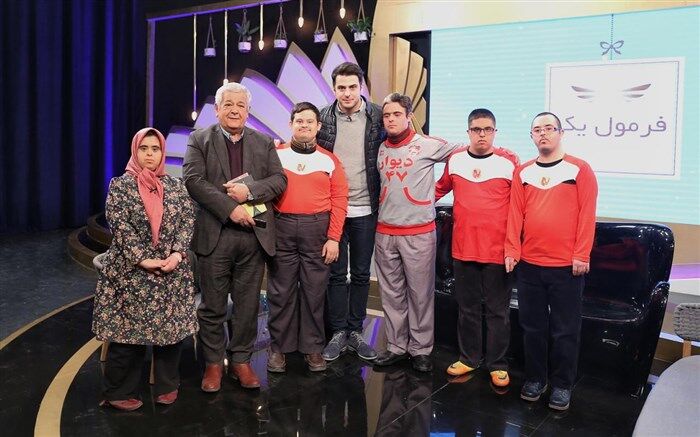 انتقاد رضا فیاضی از شبکه کیش در برنامه فرمول یک