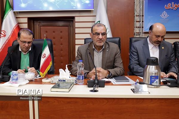 نشست هم‌اندیشی مدیران ستادی و استانی سازمان دانش‌آموزی- 2