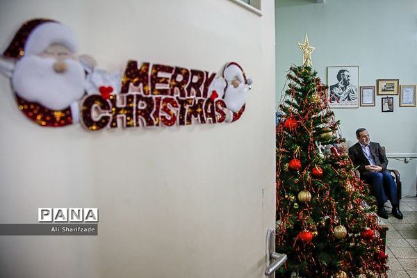 حضور سرزده وزیر آموزش و پرورش  در جشن سال نو دانش‌آموزان ارمنی