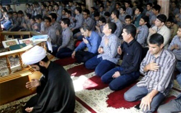 طرح یاوران نماز در مدارس پاکدشت برگزار شد