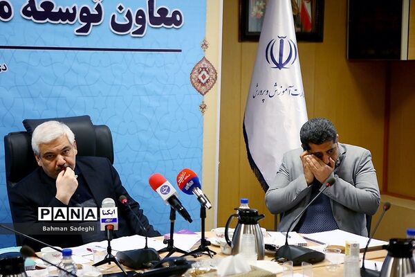 نشست خبری معاون توسعه مدیریت و پشتیبانی