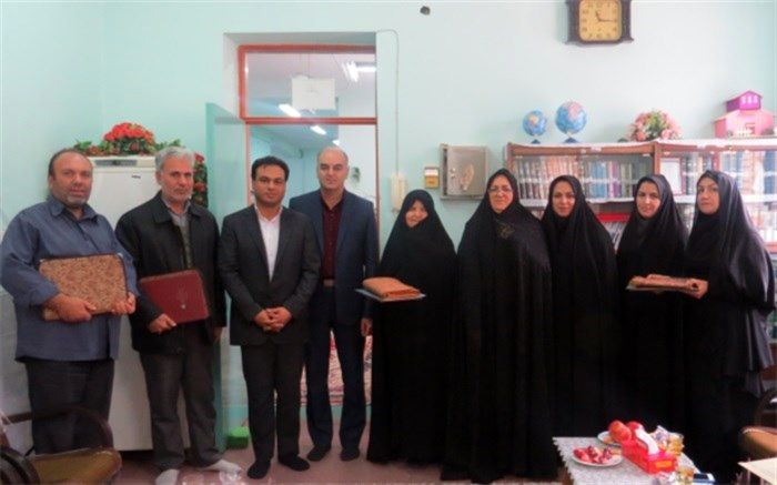 تجلیل از دست اندر کاران برگزاری دوره آموزشی مرحله کشوری سیزدهمین المپیاد نجوم و اختر فیزیک