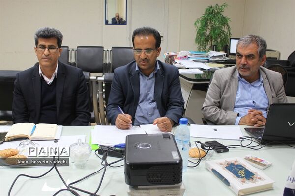 نشست تخصصی کار گروه زیر نظام تربیت معلم و تامین منابع انسانی استان بوشهر