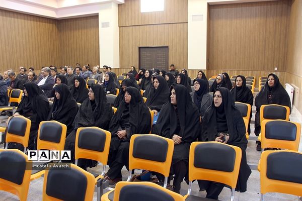 گردهمایی مدیران هنرستان‌های فنی و حرفه‌ای و کاردانش خراسان جنوبی