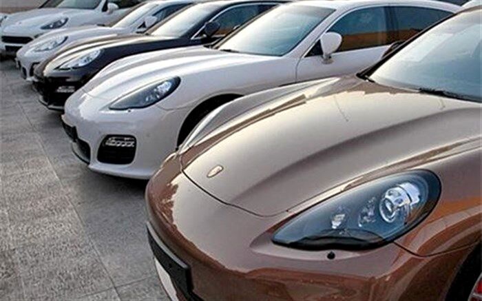 کاشانی‌نسب، کارشناس بازار خودرو: قیمت‌های جدید خودرو نرخی بین کارخانه و حاشیه بازار است