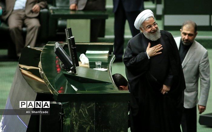 روحانی برای تقدیم بودجه به مجلس رفت