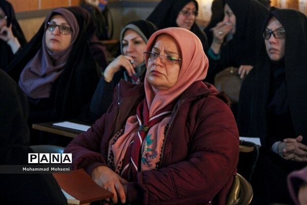 جلسه آموزش تشکیلات پیشتازان مربیان پرورشی  ناحیه یک ری