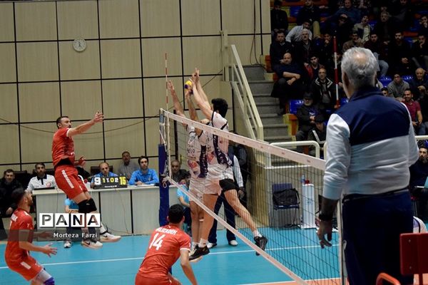 دیدار دو تیم شهرداری‌های تبریز و ورامین