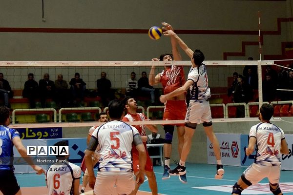 دیدار دو تیم شهرداری‌های تبریز و ورامین