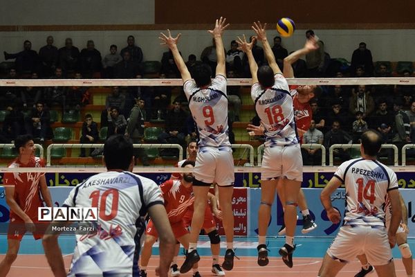 دیدار دو تیم شهرداری‌های تبریز و ورامین