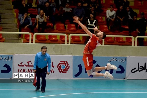 دیدار دو تیم شهرداری‌های تبریز و ورامین