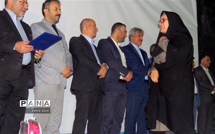 فرهنگیان بازنشسته محمودآباد تجلیل شدند