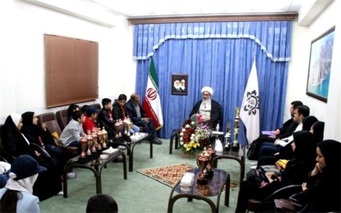دیدار صمیمی جمعی از مقام آوران بوشهری رشته «یو.سی.مس» با آیت الله صفایی بوشهری