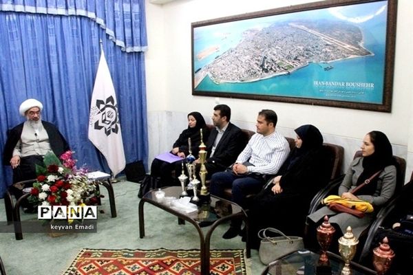 دیدار صمیمی جمعی از مقام‌آوران رشته «یو.سی.مس» با آیت الله صفایی بوشهری