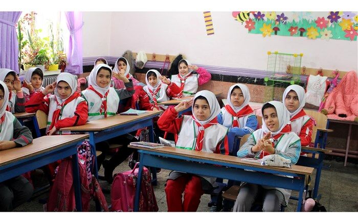 مدیر دانش آموزی کردستان از دبستان دخترانه شاهد شهیده شهین مردوخی ناحیه دو سنندج بازدید کرد