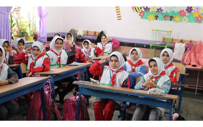 مدیر دانش آموزی کردستان از دبستان دخترانه شاهد شهیده شهین مردوخی ناحیه دو سنندج بازدید کرد