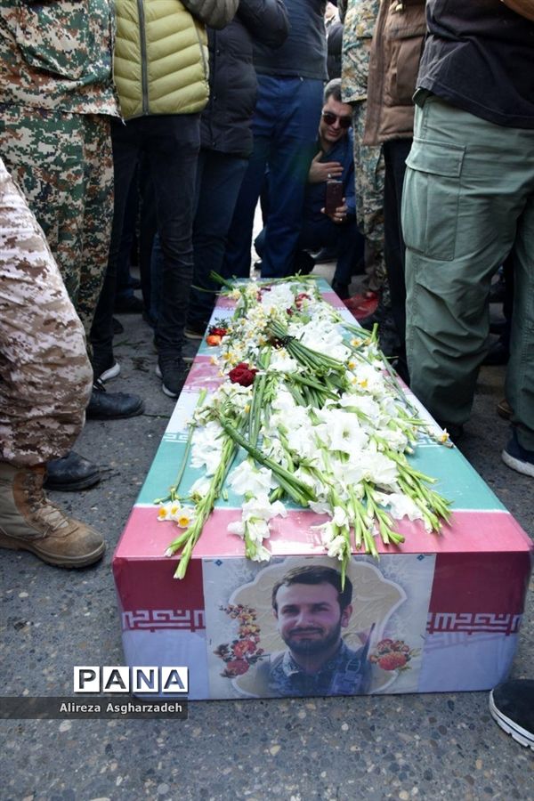 آیین تشییع پیکر شهید مدافع حرم علیرضا بریری در بابلسر