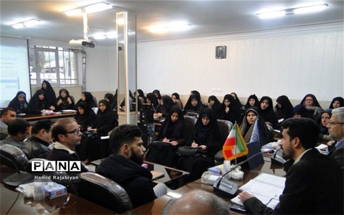 مدیر آموزش و پرورش برخوار:معاون و مربی پرورشی به عنوان الگوی رفتاری دانش آموزان باید خود الگو باشد