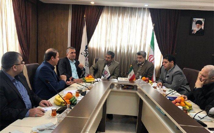 با کمک اصناف  مشکلات بازار را حل می‌کنیم