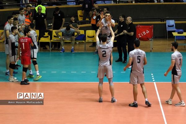 دیدار تیم‌های والیبال دورنای ارومیه و شهرداری گنبد