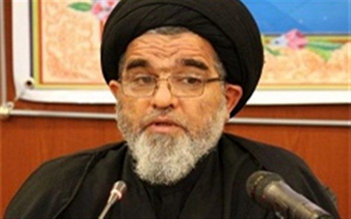 بجای مسائل حاشیه ای به فکر اشتغال جوانان باشید