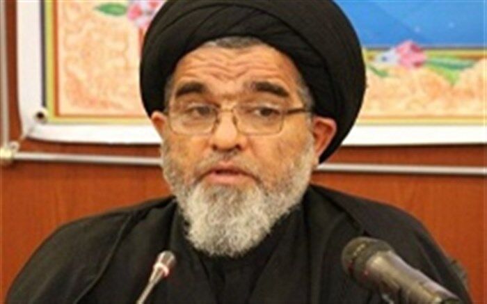 بجای مسائل حاشیه ای به فکر اشتغال جوانان باشید