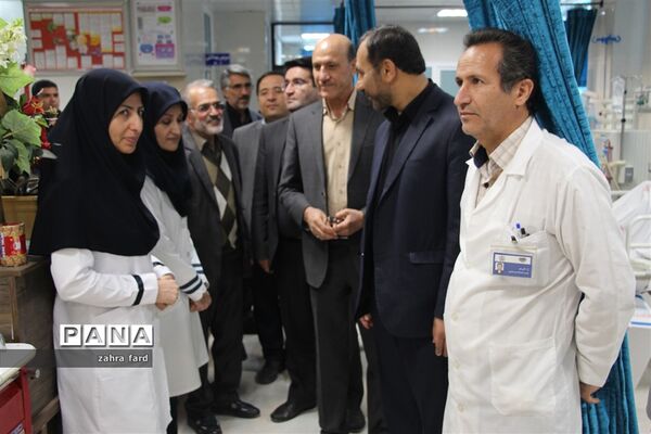 تقدیر از مقام پرستار توسط مسئولان شهرستان نی‌ریز