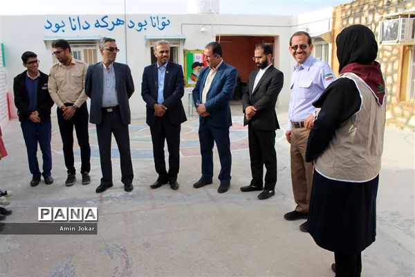 بازدید مسئولان سازمان دانش‌آموزی فارس از مدرسه تمام تشکیلاتی در اِوز
