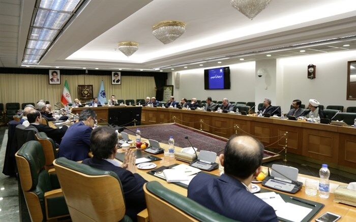 بانک مرکزی  نیازهای ارزی مردم و فعالان اقتصادی را با قدرت تأمین میکند