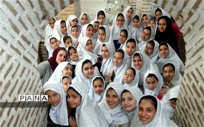 بازدید دانش آموزان دبستان سرای دانش نو از موزه آب