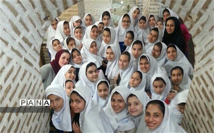 بازدید دانش آموزان دبستان سرای دانش نو از موزه آب
