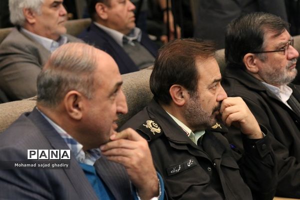 نخستین نشست مجمع خیرین امین در پلیس پایتخت