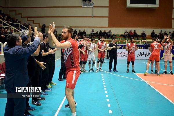 سرخ پوشان تبریزی با برد شهروند اراک یک قدم به پلی آف نزدیک تر شدند