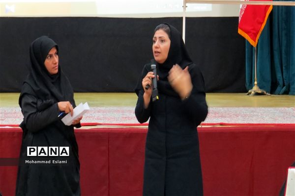 برگزاری کارگاه هم‌اندیشی معلمان ابتدایی یزد