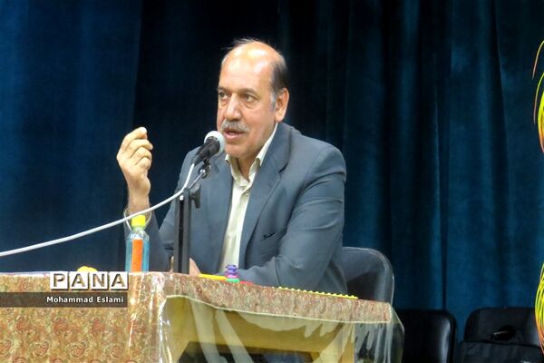 برگزاری کارگاه هم‌اندیشی معلمان ابتدایی یزد
