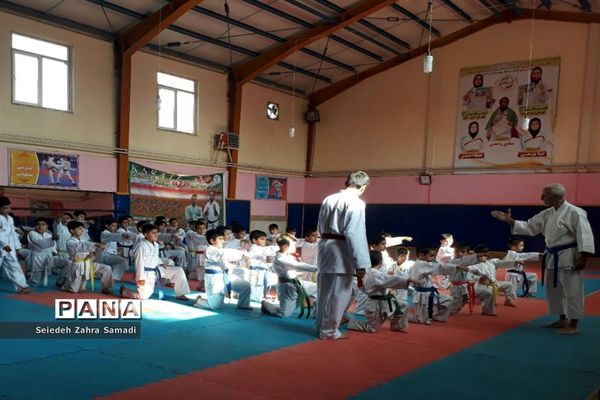 گردهمایی کاراته کاران در خانه کاراته ملارد