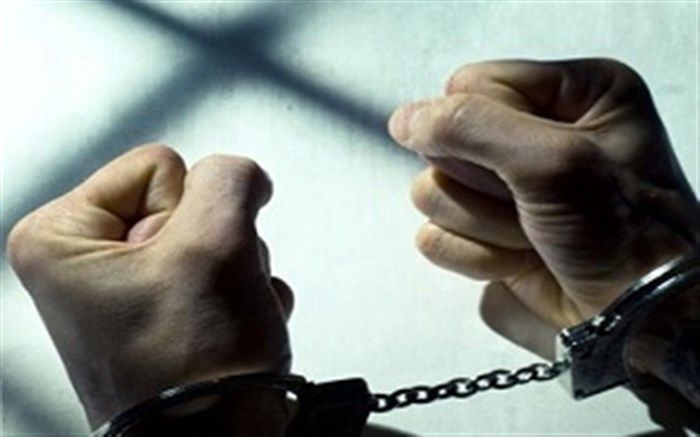 ماموران قلابی مترو در ایستگاه ولیعصر متوقف شدند