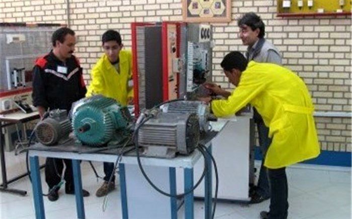 مدیرکل فنی و حرفه ای استان خراسان جنوبی :حرفه های بخش صنعت، پرطرفدارترین آموزشهای فنی و حرفه ای هستند