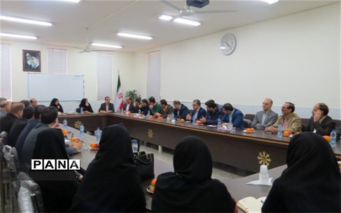 نشست مشترک دبیرستان استعدادهای درخشان بابل و دبیرستانهای استعدادهای درخشان ناحیه 2 یزد