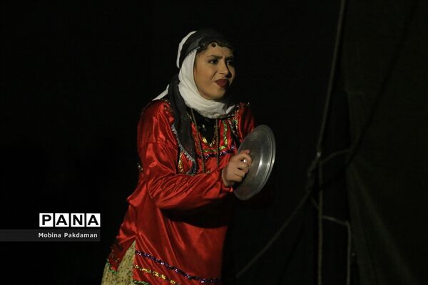 نمایش «یاغی‌های عاشق»