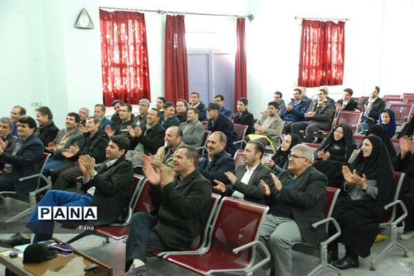 دوره آموزشی و توانمندسازی مربیان پیشتازان اهر