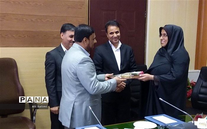 بهترین طرح در شرایط کنونی برای با سواد کردن بی سوادان چیست ؟