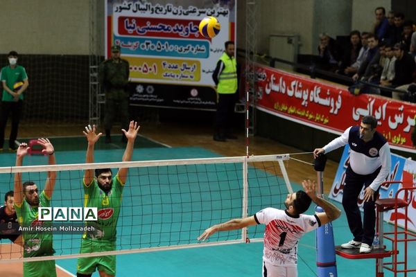 دیدار تیم‌های والیبال شهرداری ارومیه و کاله آمل