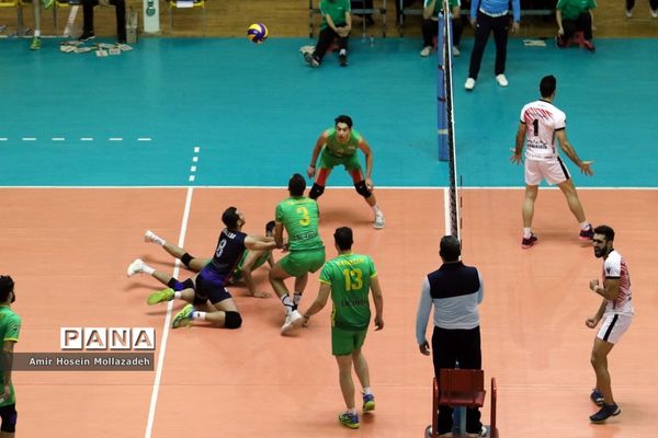 دیدار تیم‌های والیبال شهرداری ارومیه و کاله آمل