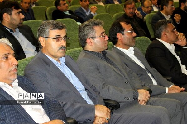 گردهمایی کارشناسان و مدیران مدارس متوسطه نظری استان بوشهر