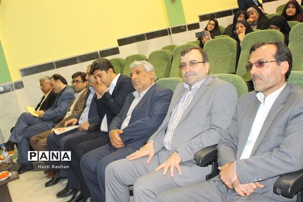 گردهمایی کارشناسان و مدیران مدارس متوسطه نظری استان بوشهر