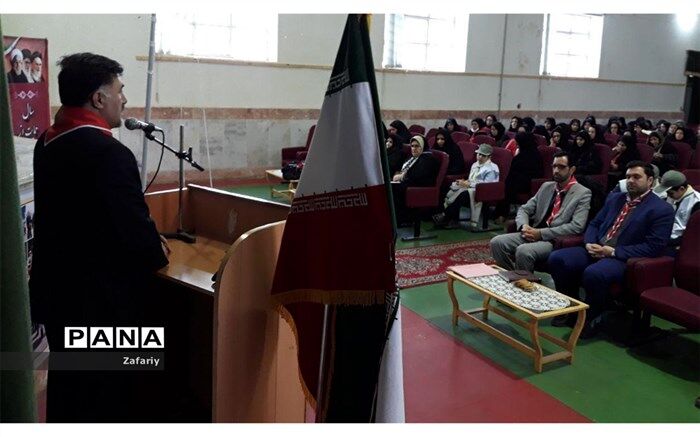 هدف اصلی سازمان دانش آموزی آموختن مهارت های گروهی است